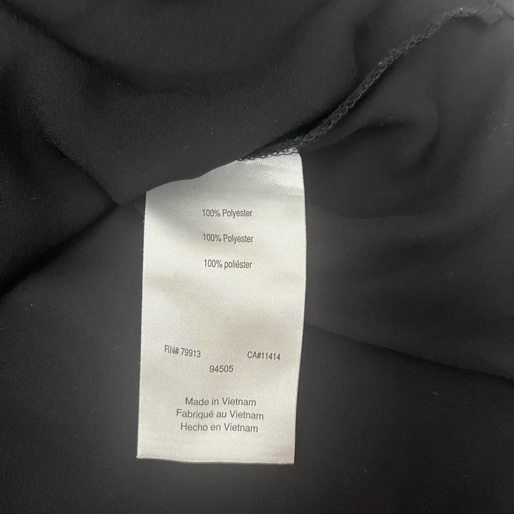 Motherhood Maternity Black 3/4 sleeve sheet top size small - Picture 2 of 6